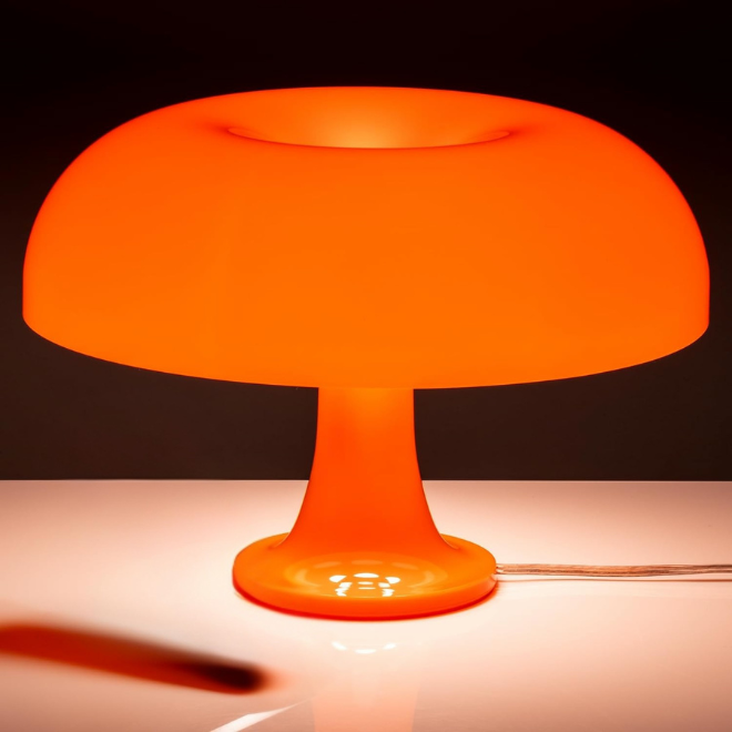 Mushroom Table Lamp - Retro Aesthetic Lighting with a Sleek Glossy Finish